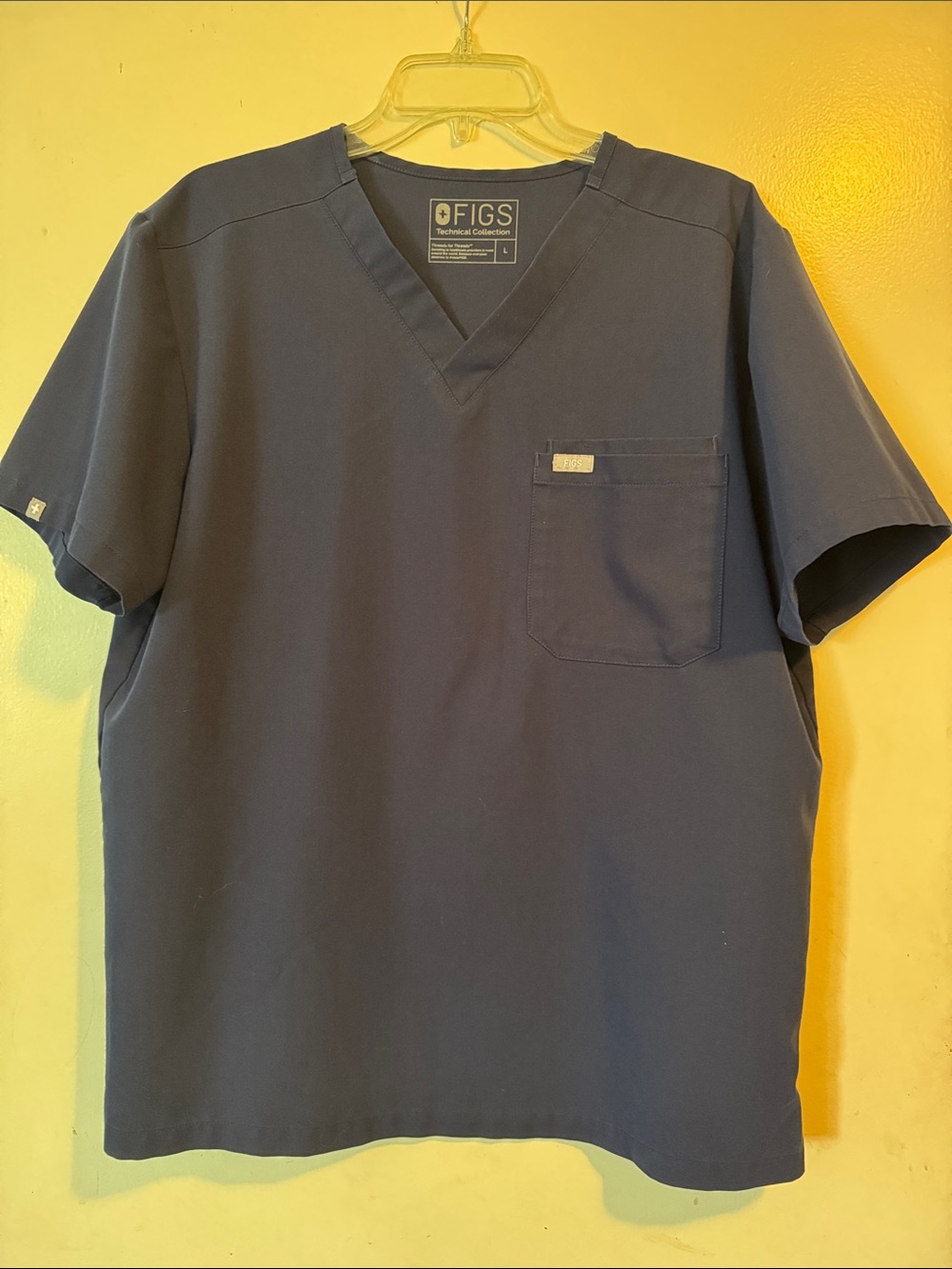 FIGS Men's Navy Short Sleeve V-Neck Scrub Top